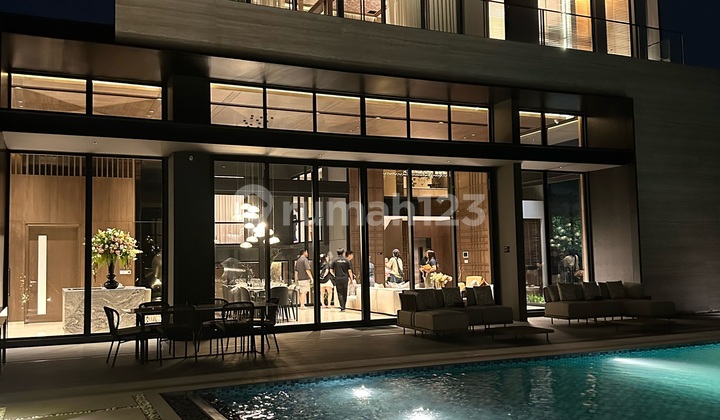 For Sale Super Luxury Botanic Villa House in Navapark BSD City Type 19 BV 8 Sultan House in BSD City Excellent