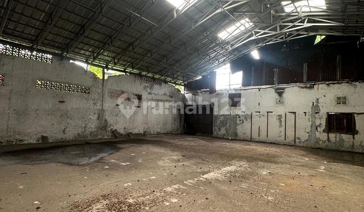 For Sale Cheap Shop House on Merdeka Main Road Cimone Tangerang Flood-Free