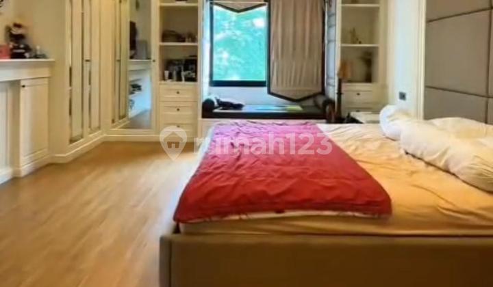 Dijual Rumah Kota Wisata Cibubur, Mewah Full Furnished Depan Taman Lokasi Strategis