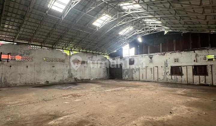 For Sale Cheap Shop House on Merdeka Main Road Cimone Tangerang Flood-Free 2