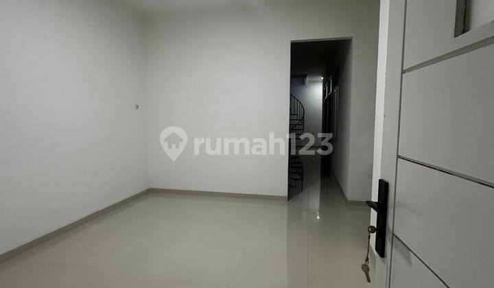 For Sale Fast Ready-to-Occupy House in Barleria Cluster Gading Serpong 2