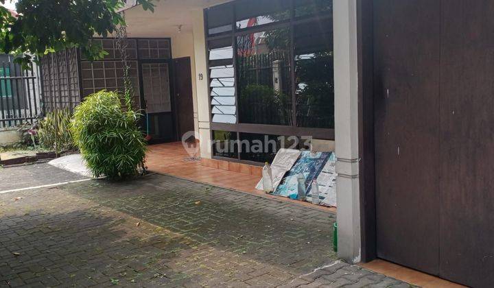 Rumah terawat di daerah cijerah dekat supermarket Sudah Renovasi 1