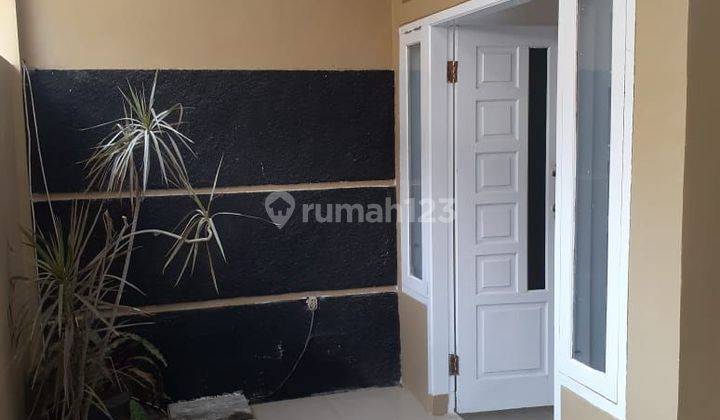 Rumah Full Renov 2 Lantai SHM harga terjangkau 2