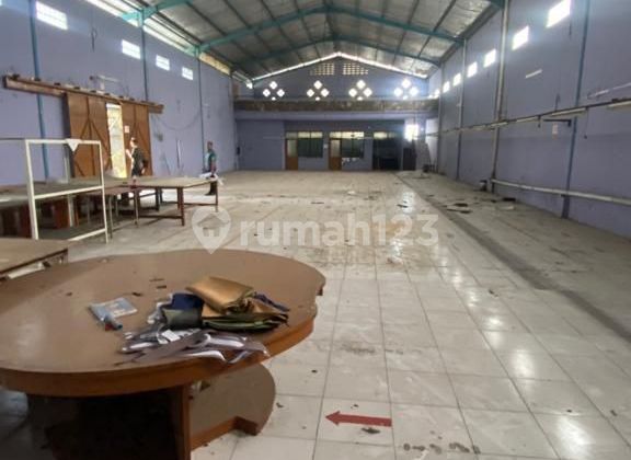 Warehouse in Sayap, Katapang Street, KOPO, 1500 m², Quick sale. Warehouse in Sayap, Katapang Street, KOPO, 1500 m², Quick sale.