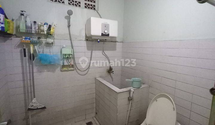 kamar mandi rumah shm di komplek dian