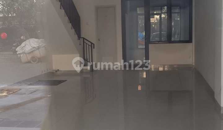 DISEWA RUKO PORIS SHM LETAK STRATEGIS TERENOVASI