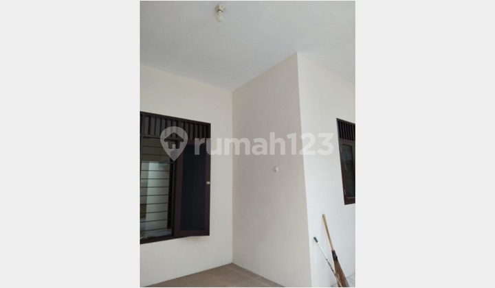 FOR SALE, RENOVATED HOUSE IN CIPONDOH MAKMUR WITH CERTIFICATE