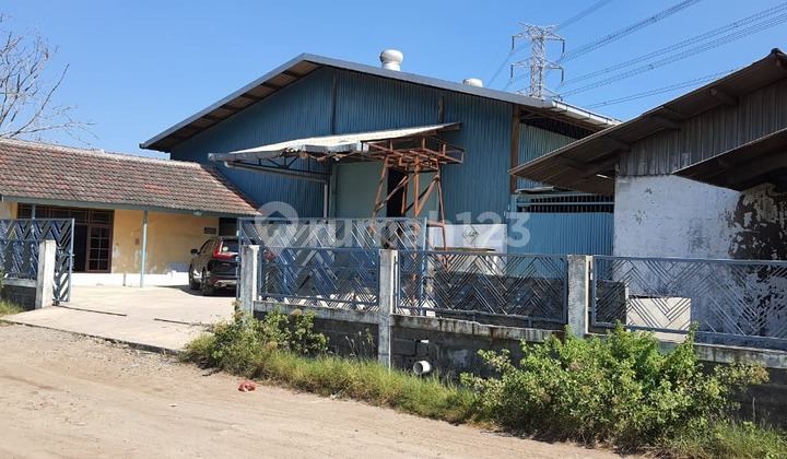 Ready-to-Use Strategic Warehouse in Teroboyo Industrial Area. 1