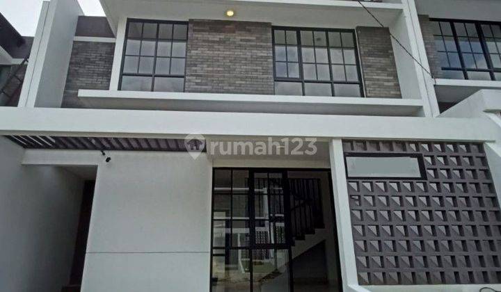 Rumah 2 Lantai SHM BARU hadap SELATAN tidak panas 1
