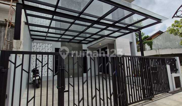 Nice Ready-to-Occupy House in Candi Golf Tembalang 1