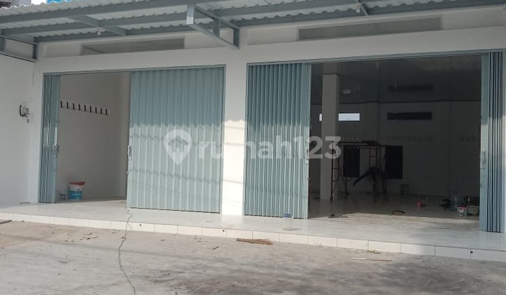 Strategic Ready-to-Use Shop House Suitable for Sambiroto Main Road 1
