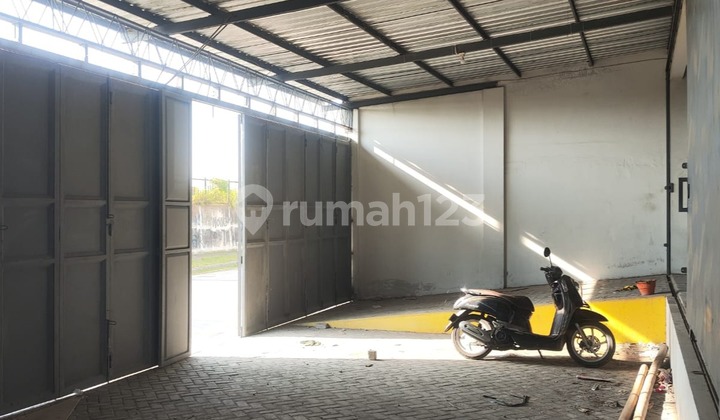 Gudang Strategis Siap Pakai untuk Usaha di Jalan Barito 1