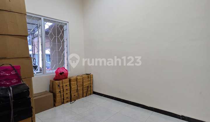 Rumah Bagus Siap Pakai di Puri Anjasmoro Semarang Barat 2