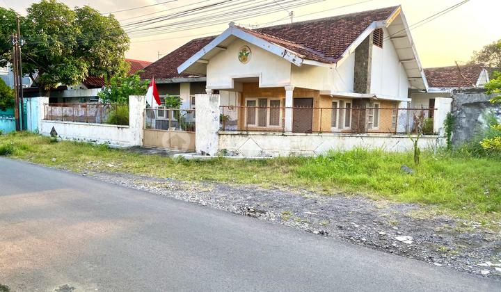 Comfortable House Ready to Occupied on Jl. Pandean Lamper, South Semarang 2