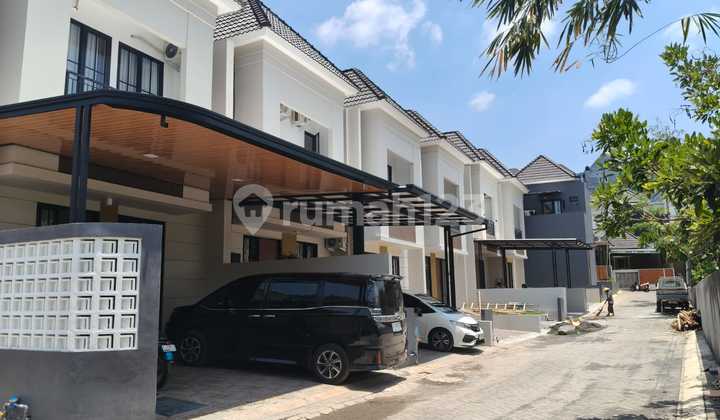 Rumah Baru, Hook,2 Lantai, SHM, di Banyumanik, 1