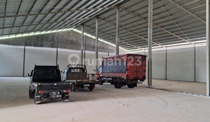 Ready-to-Use Spacious Warehouses for Business and Industry in Karangjati 1