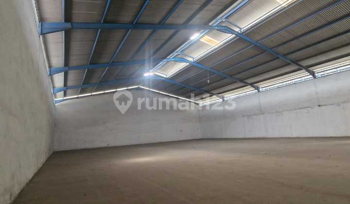 Gudang Bebas Banjir di Kompleks Gudang Raya Walisongo 2