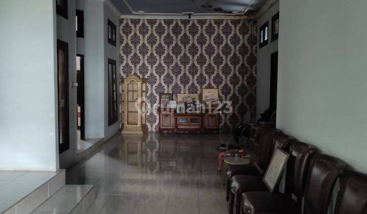 Rumah 2 lantai pinggir jalan di Samarinda  1