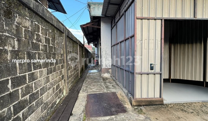 City Roadside Land in Samarinda