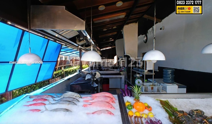 Beautiful Seaside Restaurant View in Balikpapan City