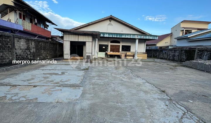 City Roadside Land in Samarinda