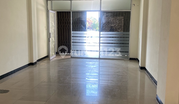 Disewakan Ruko 3 Lantai di Antapani