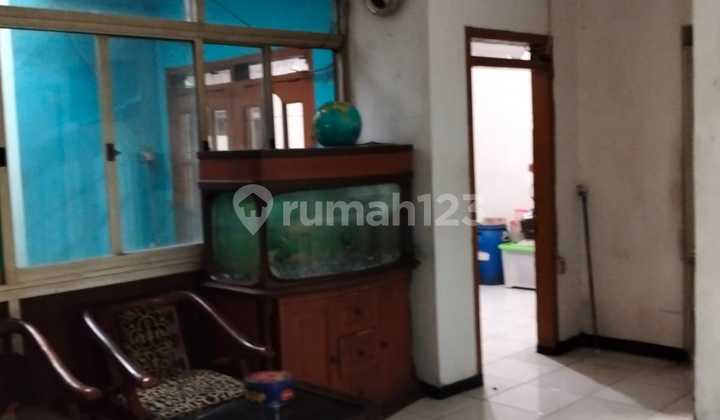Boarding House and 2-Story Residential Building in a Strategic Location 2