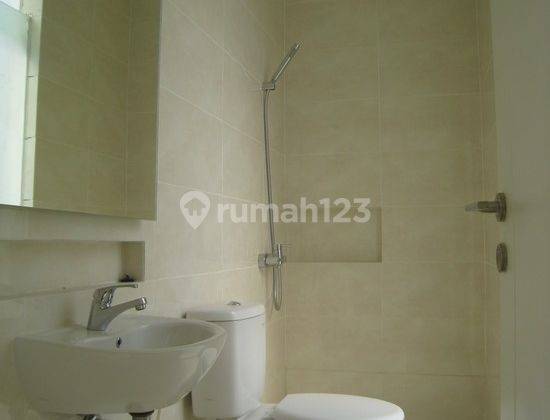 Rumah 2lantai Minimalis Modern di Grand Pakuwon, Tandes, Surabaya 5