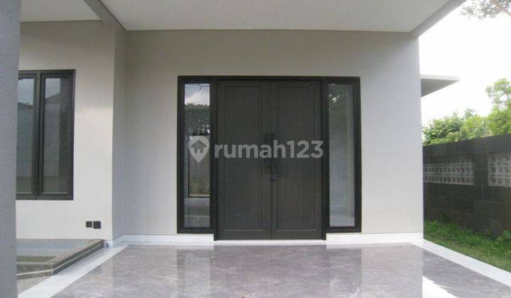 Rumah Baru Modern Minimalis di Graha Natura, Surabaya 8