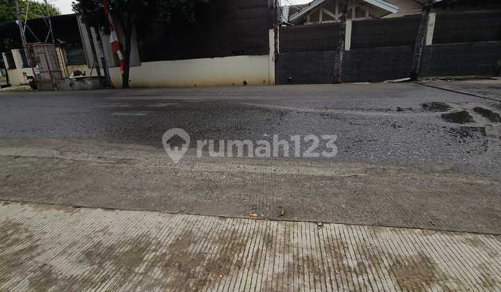 Di Jual Rumah Tua Hoek Serpong