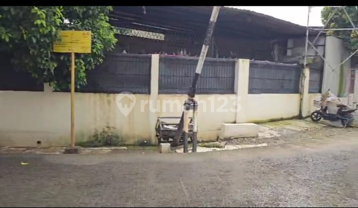 Di Jual Rumah Tua Hoek Serpong 2