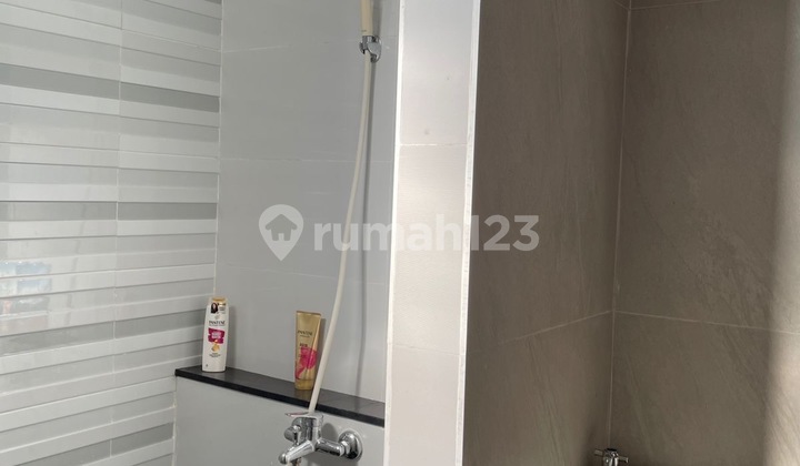 Dijual Rumah Lokasi Strategis Nusaloka Bsd 2