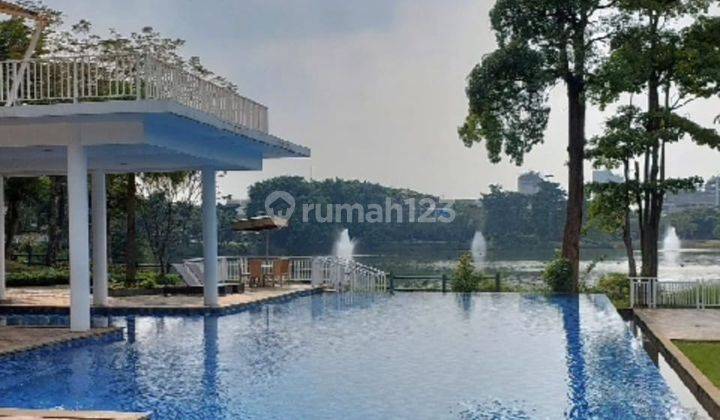 Rumah Keren Siap Huni di Tepi Danau The Springs 1