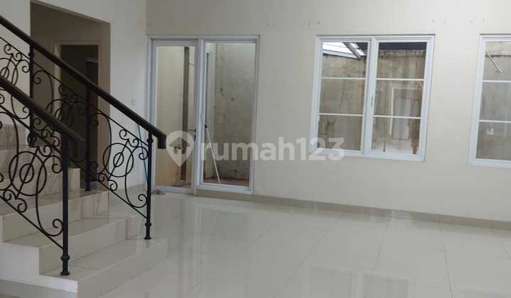 Di Jual Rumah Cluster Trimezia Gading Serpong 1