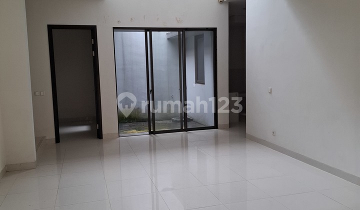 For Sale Eminent Cluster Precia House 9x15