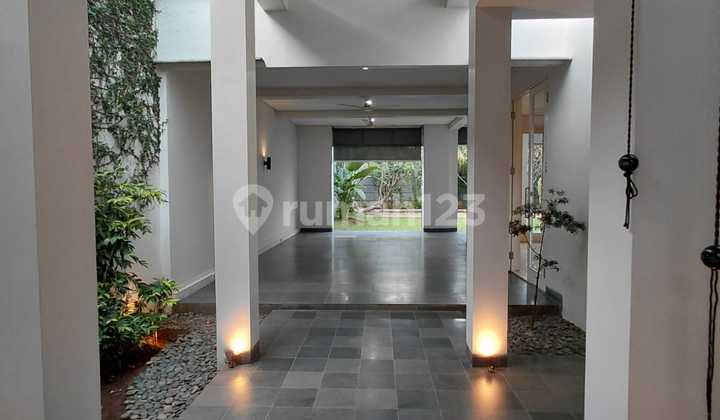 Modern House Cipete Cilandak 4 Bedrooms 2