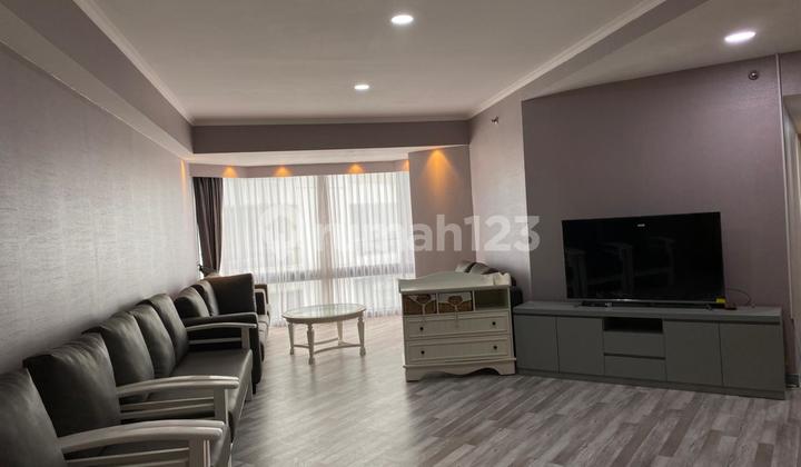 Apartemen Taman Anggrek 3 Bedrooms Furnished