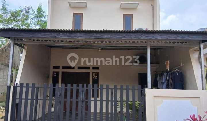 Rumah 2 Lantai di Griya Parahita Cisauk