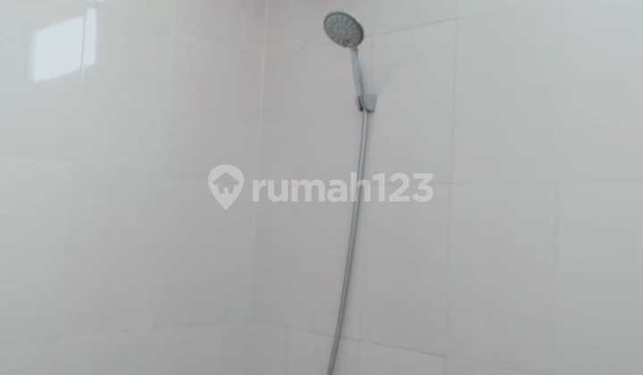 Rumah 2 Lantai di Laverde Geranium Serpong Utara 8