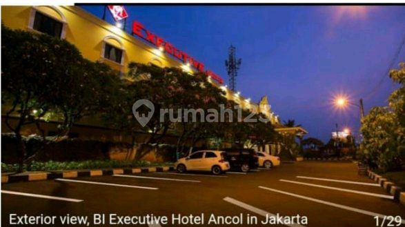 2-Star Hotel Near Ancol North Jakarta 2