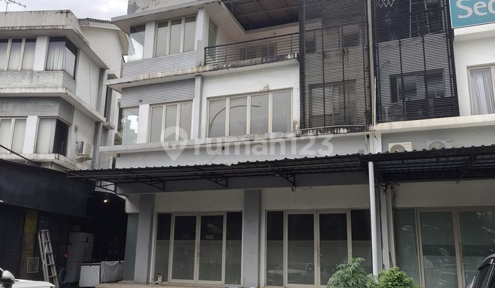 House + Commercial Space in De Latinos BSD