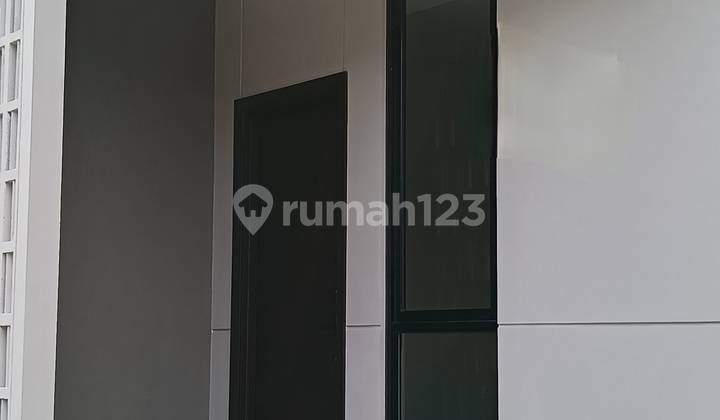 For Rent House in Sumarecon Crown Gading, North Bekasi.