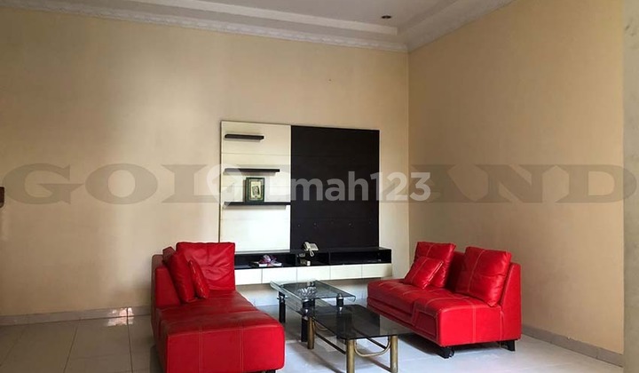 Disewakan Rumah Hook 3 Lantai di Agung Barat.sunter Agung. 2
