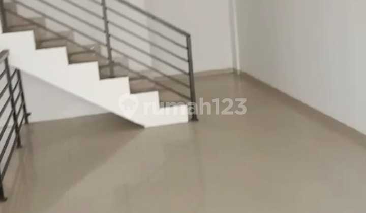 For Rent 4-Story Shop House on the Main Road Salemba, Central Jakarta. 2