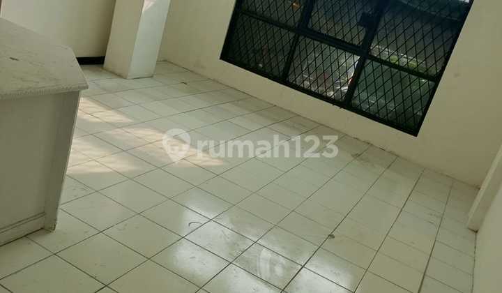 For Rent 4-Story Shop House in Tanah Tinggi, Senen, Central Jakarta. 2