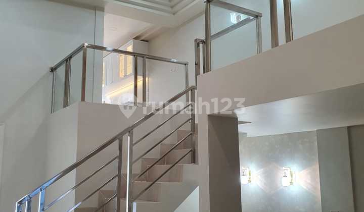 For Sale 2.5-Story House in Gading Griya, Kelapa Gading.