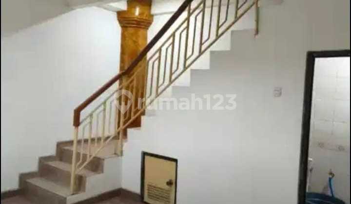 For Rent: 4.5-Story Shop in Mangga Besar Raya, West Jakarta. 2