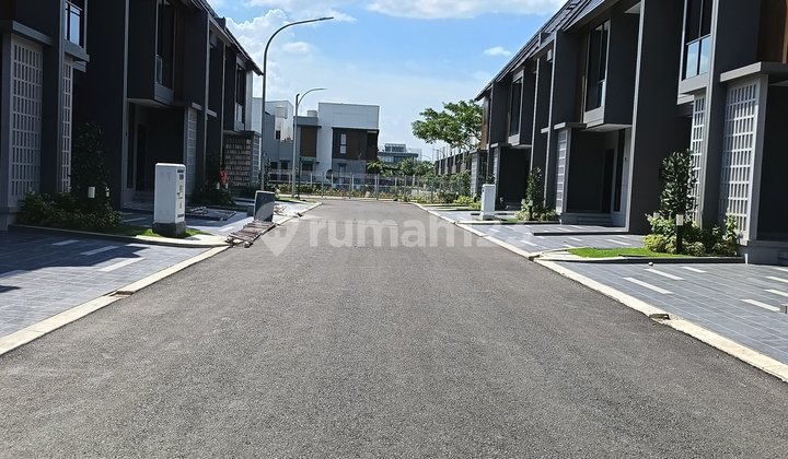 For Rent House in Sumarecon Crown Gading, North Bekasi. 1