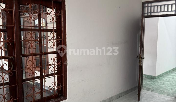 Disewakan Rumah Hook 4 Kamar Tidur Di Rawamangun.jakarta Timur