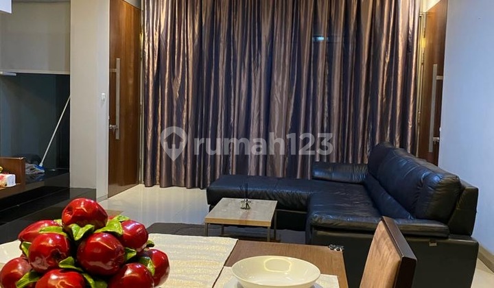 Rumah Pik1 Manyar Permai Uk 7x17,bangunan Sendiri,semi Furnish,3lantai